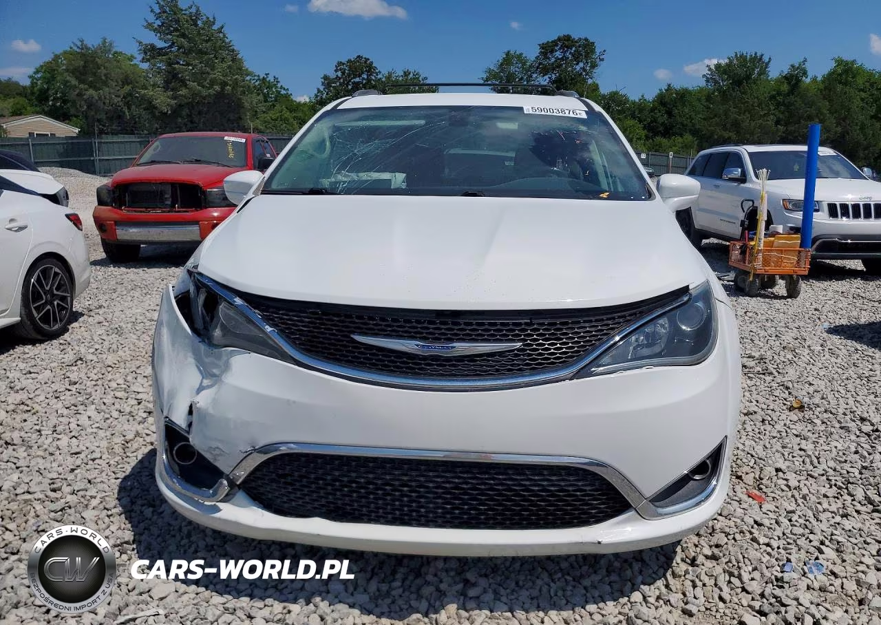 2018 Chrysler Pacifica Touring L VIN:2C4RC1BG0JR120113 - 5