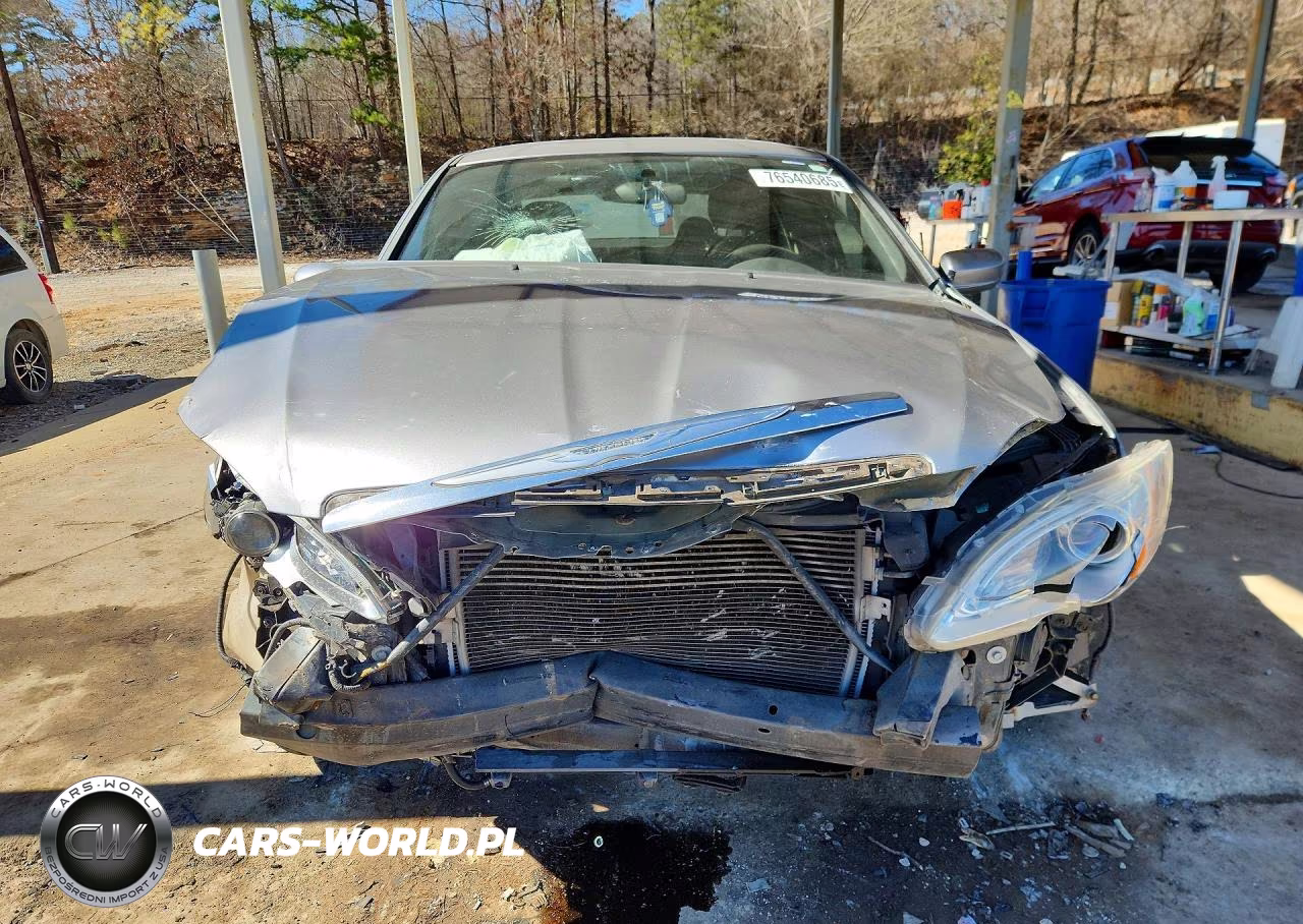 2014 Chrysler 200 VIN:1C3CCBABXEN170302 - 5