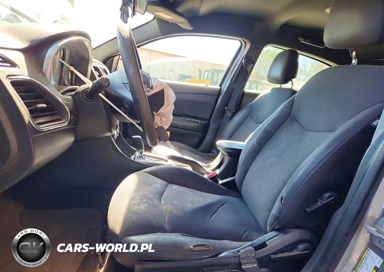 2014 Chrysler 200 VIN:1C3CCBABXEN170302 - 7