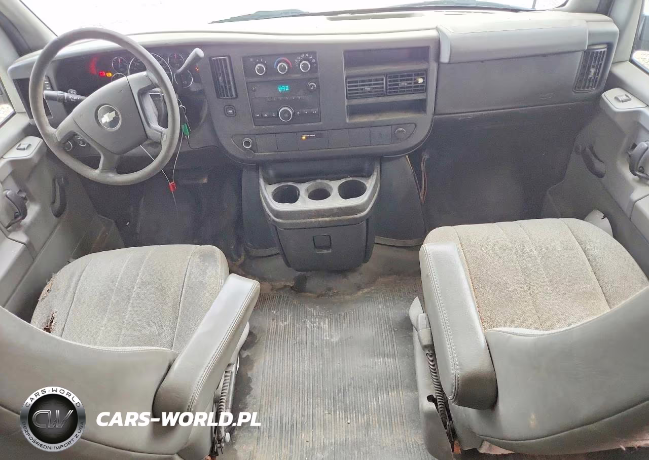 2010 Chevrolet Express G1500 VIN:1GCUGADX0A1123254 - 8