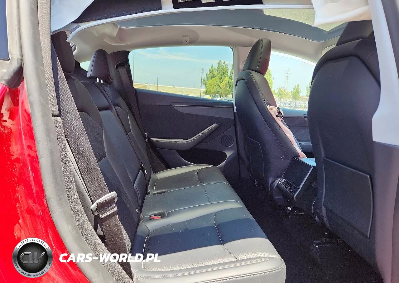 2026 Tesla Model Y VIN:7SAYGDEE7TF348879 - 10