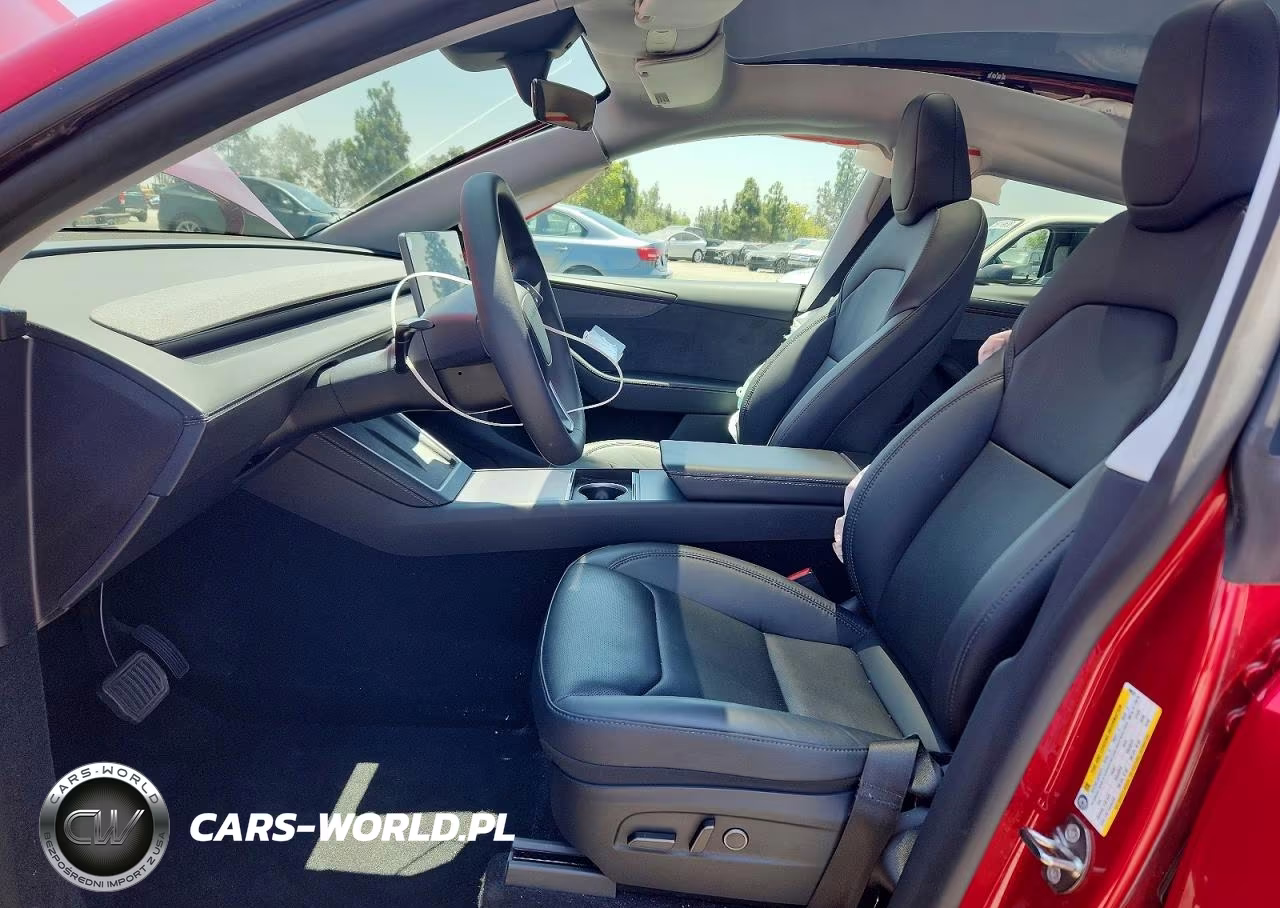 2026 Tesla Model Y VIN:7SAYGDEE7TF348879 - 7