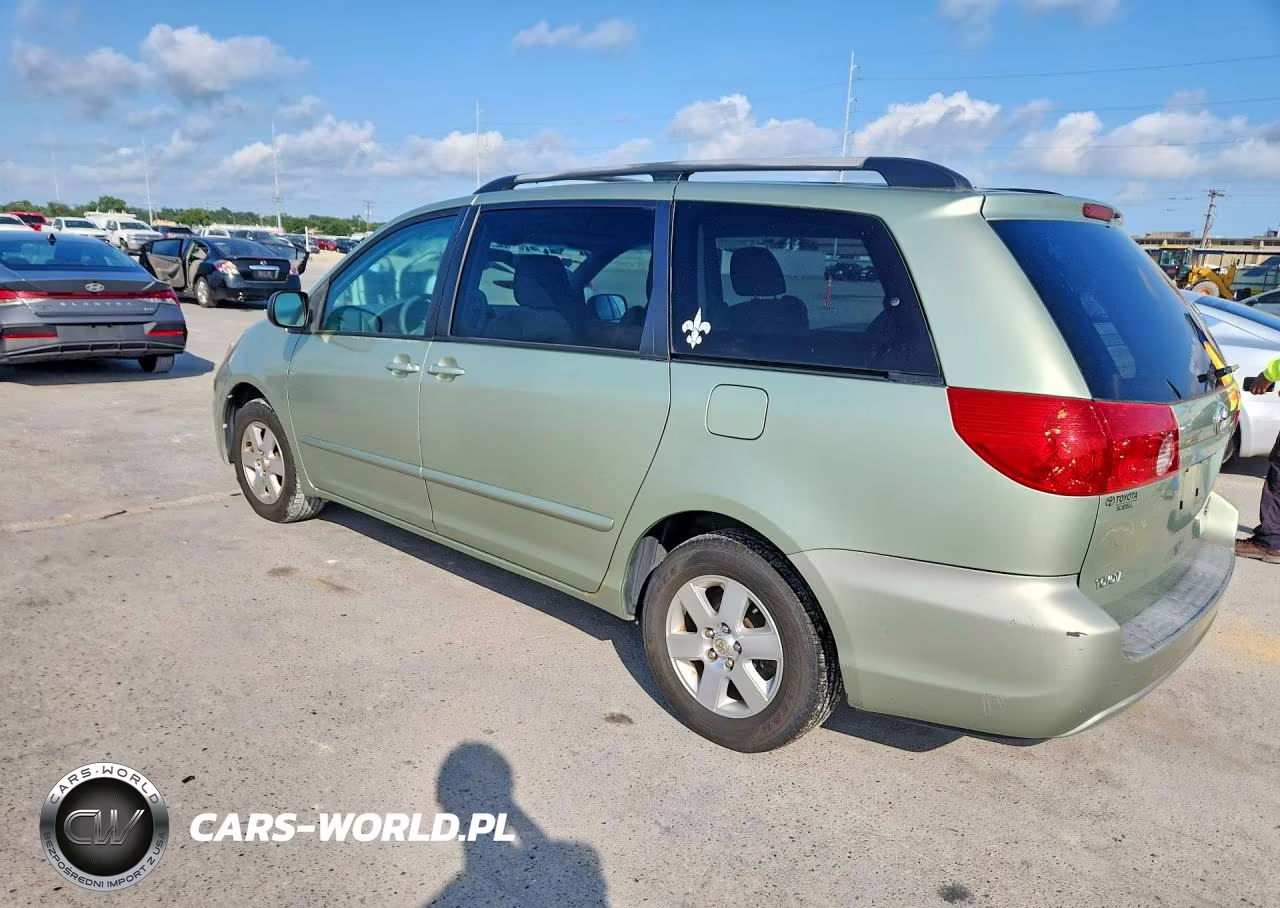 2009 Toyota Sienna Le 7-Passenger VIN:5TDZK23C79S274518 - 2