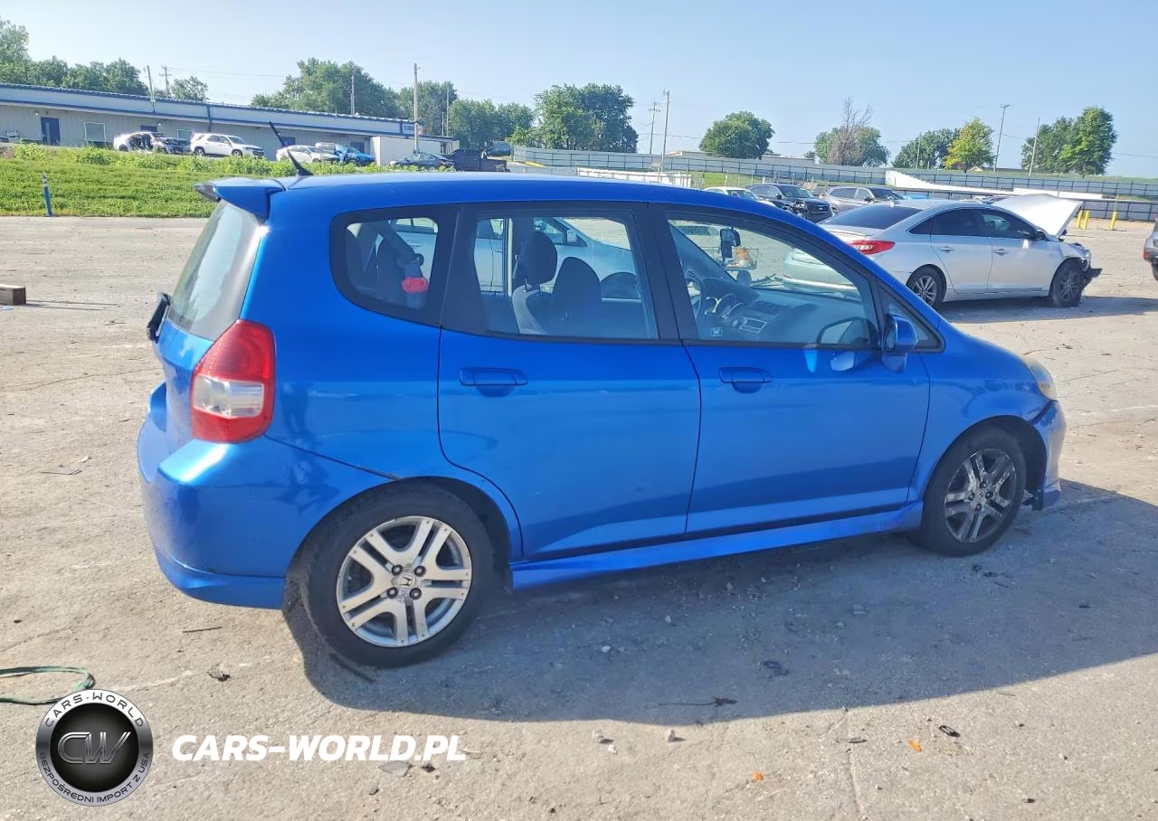 2008 Honda Fit Sport VIN:JHMGD38658S062649 - 3