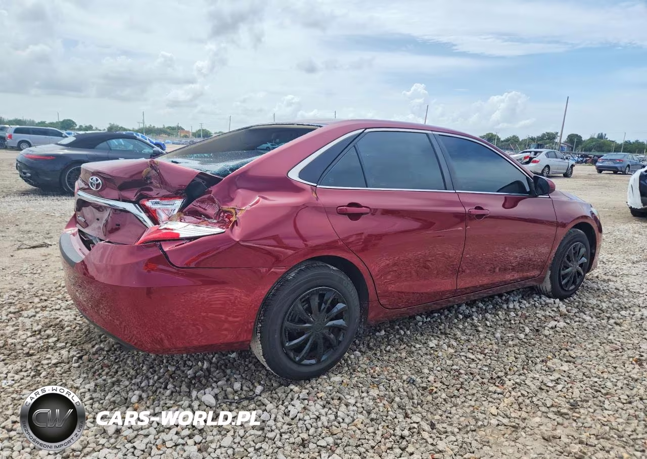 2016 Toyota Camry Le VIN:4T1BF1FK8GU528115 - 3