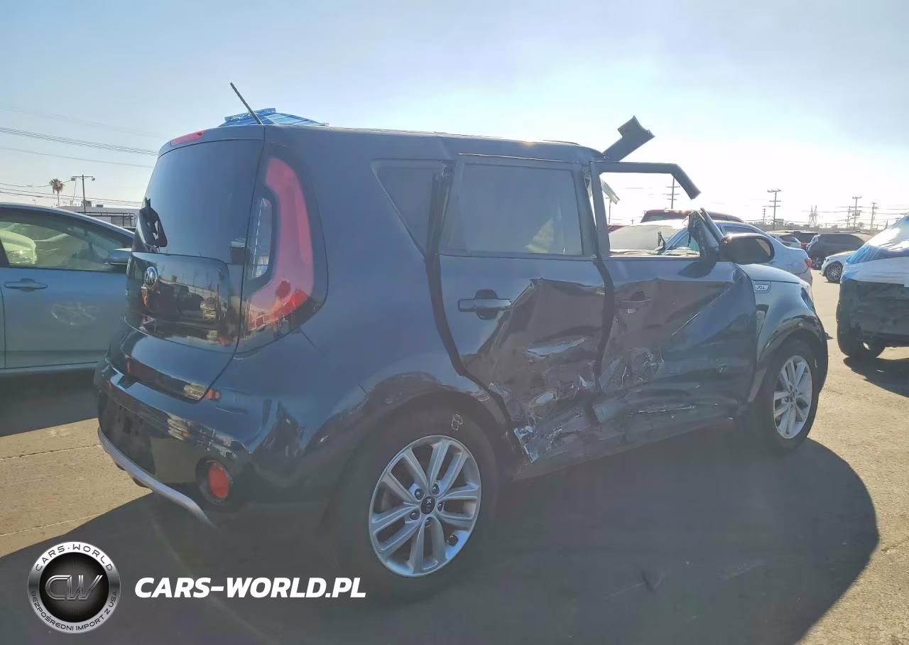 2018 Kia Soul + VIN:KNDJP3A58J7538031 - 3