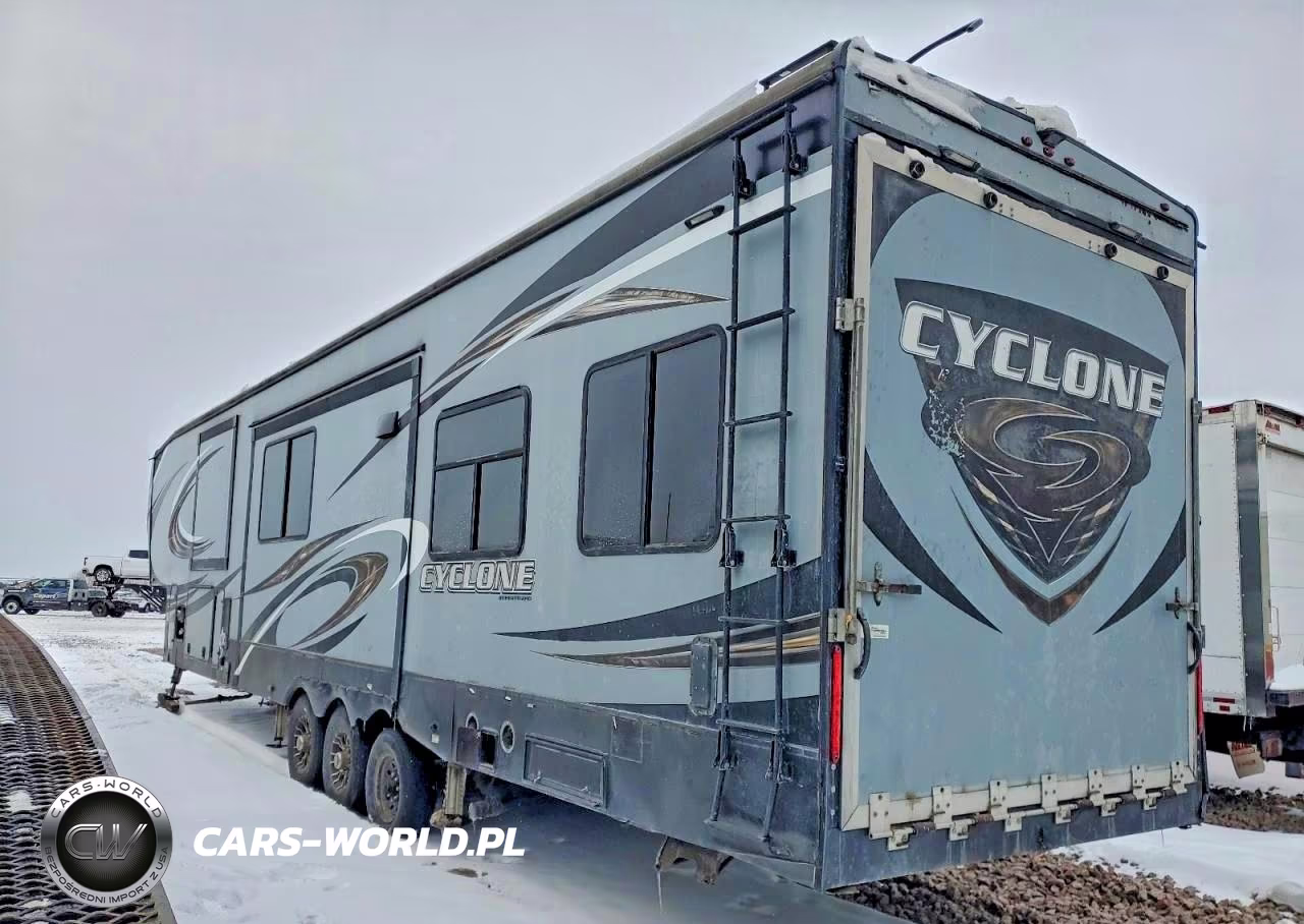 2017 Heartland Cyclone Camper VIN:5SFCG4434HE32644X - 3