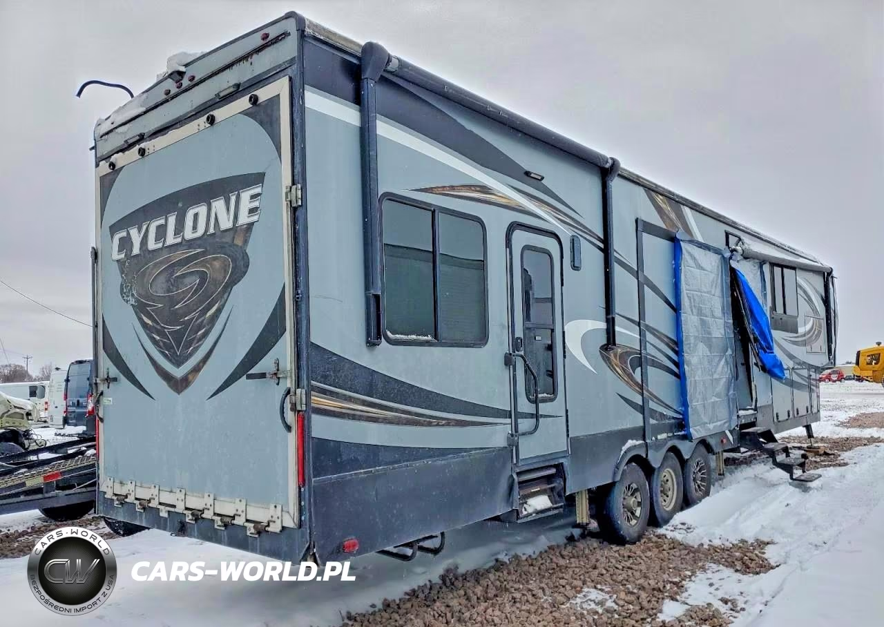 2017 Heartland Cyclone Camper VIN:5SFCG4434HE32644X - 4