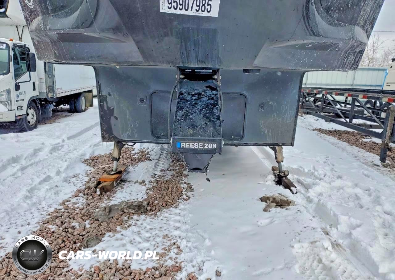 2017 Heartland Cyclone Camper VIN:5SFCG4434HE32644X - 6