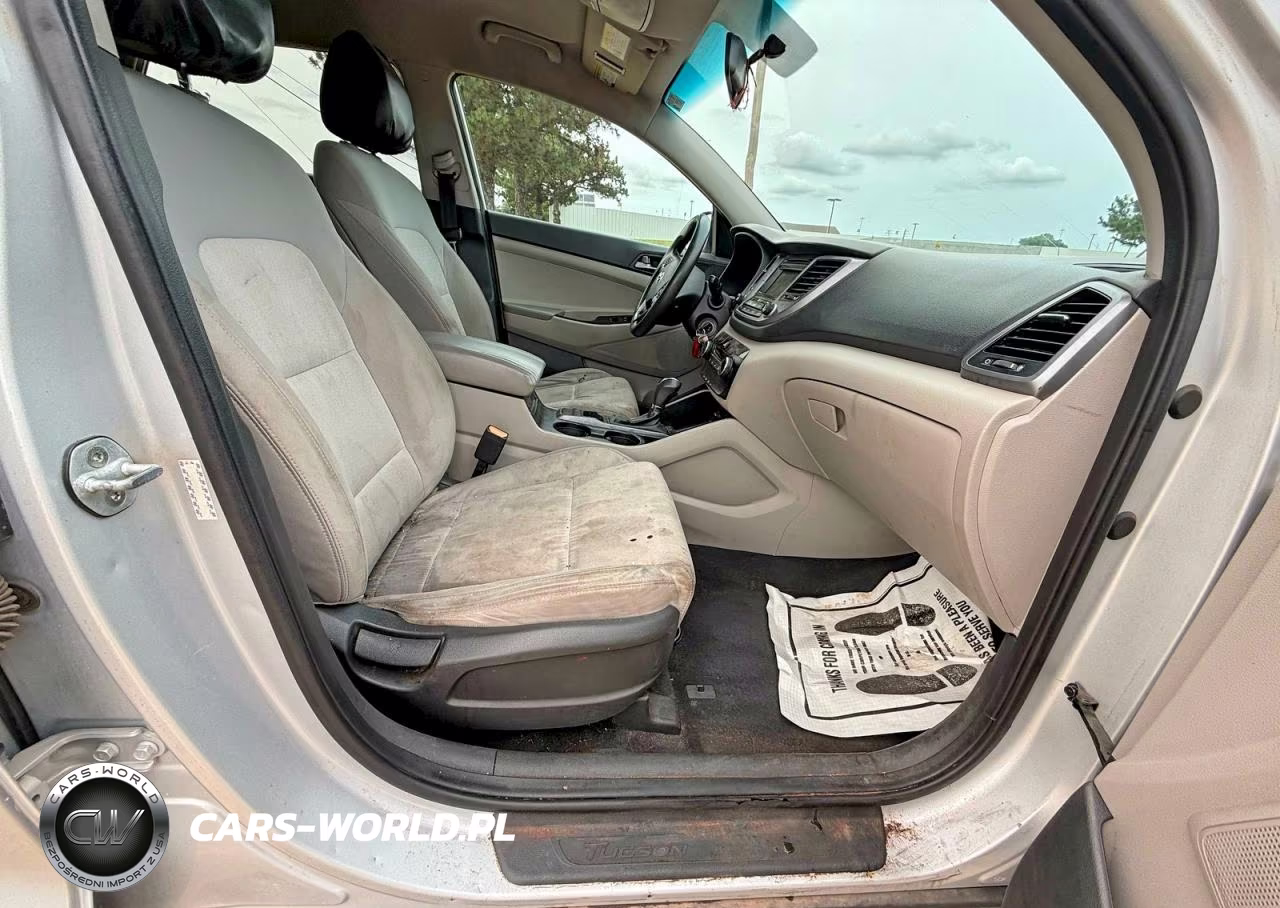 2017 Hyundai Tucson Se VIN:KM8J23A43HU352846 - 5
