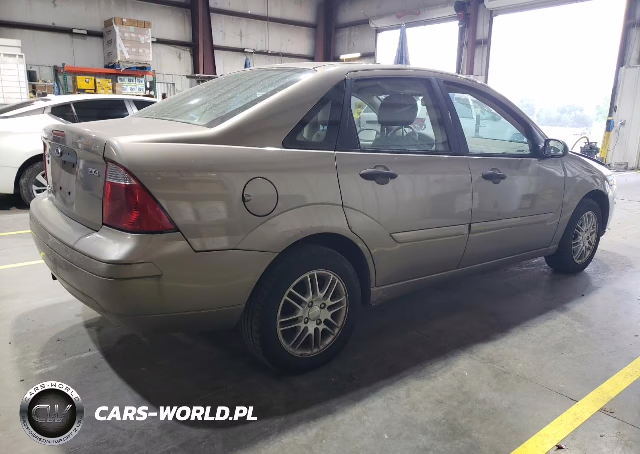 2005 Ford Focus Zx4 VIN:1FAFP34N35W214018 - 3