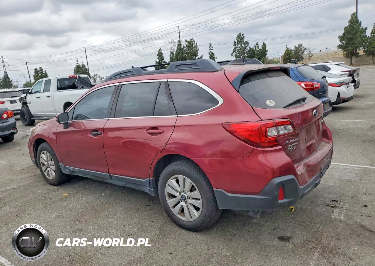 2018 Subaru Outback 2.5I Premium VIN:4S4BSAFC8J3333889 - 2