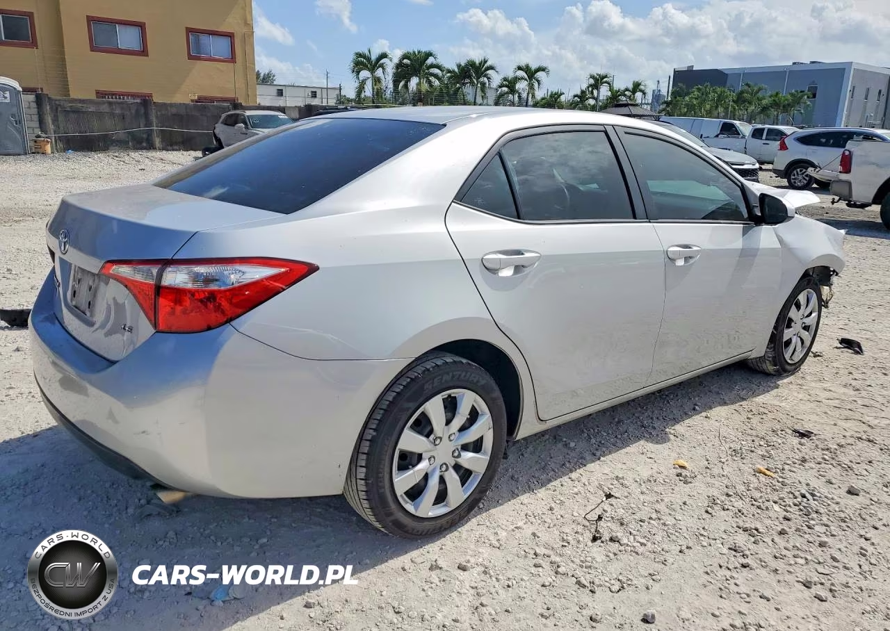 2015 Toyota Corolla Le VIN:2T1BURHEXFC326484 - 3