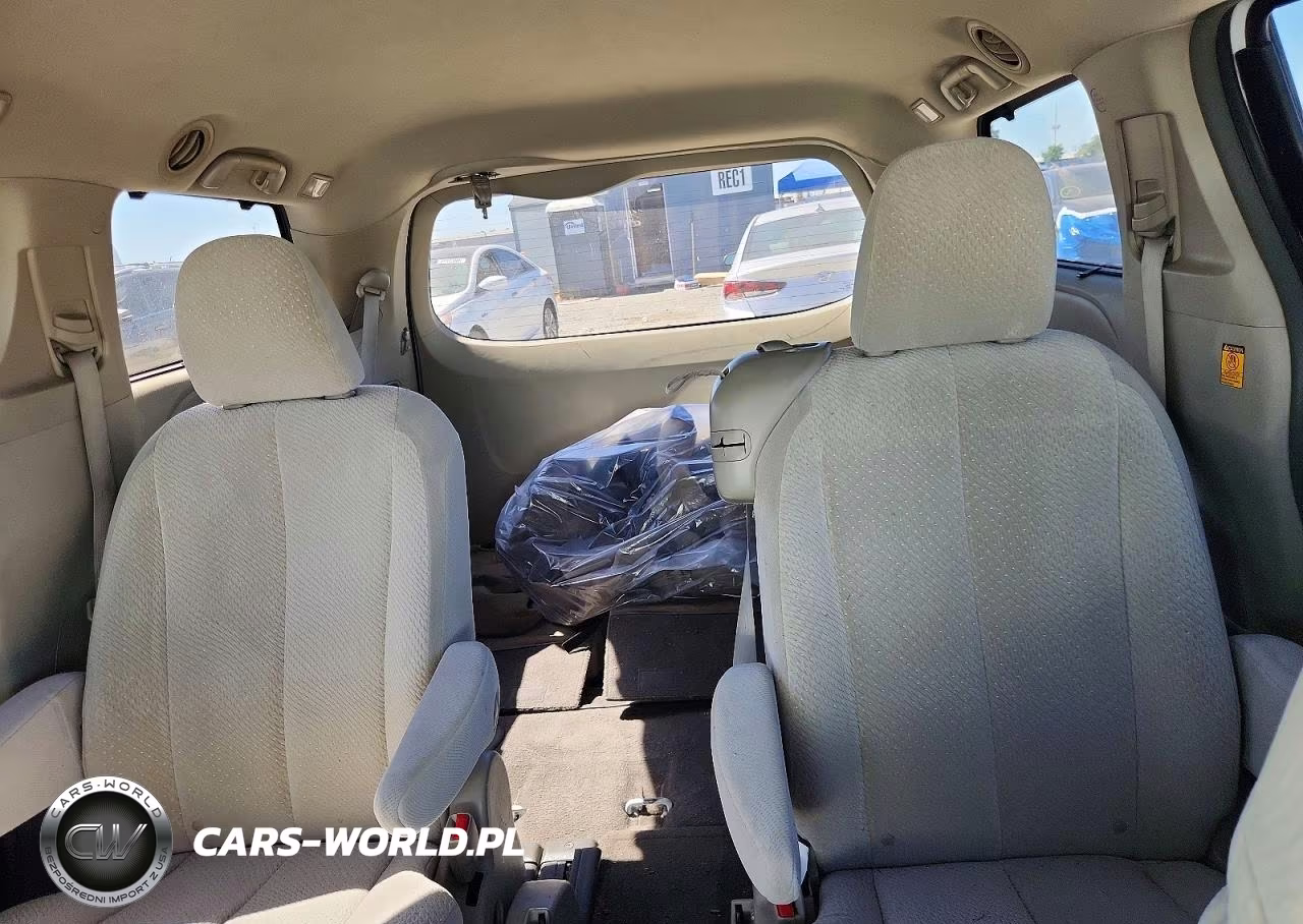 2011 Toyota Sienna Le VIN:5TDKK3DC7BS085346 - 10