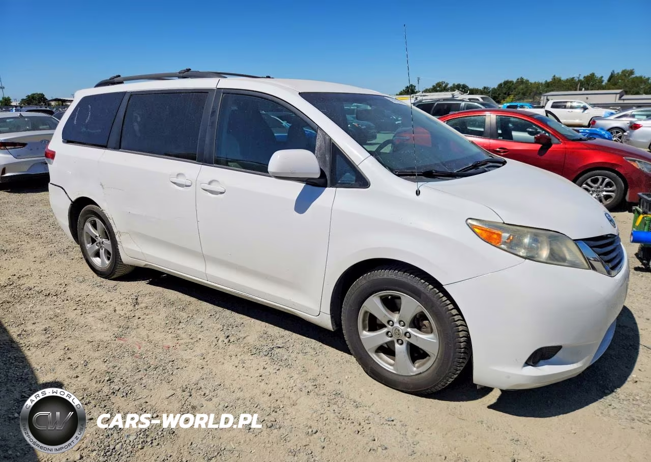 2011 Toyota Sienna Le VIN:5TDKK3DC7BS085346 - 4