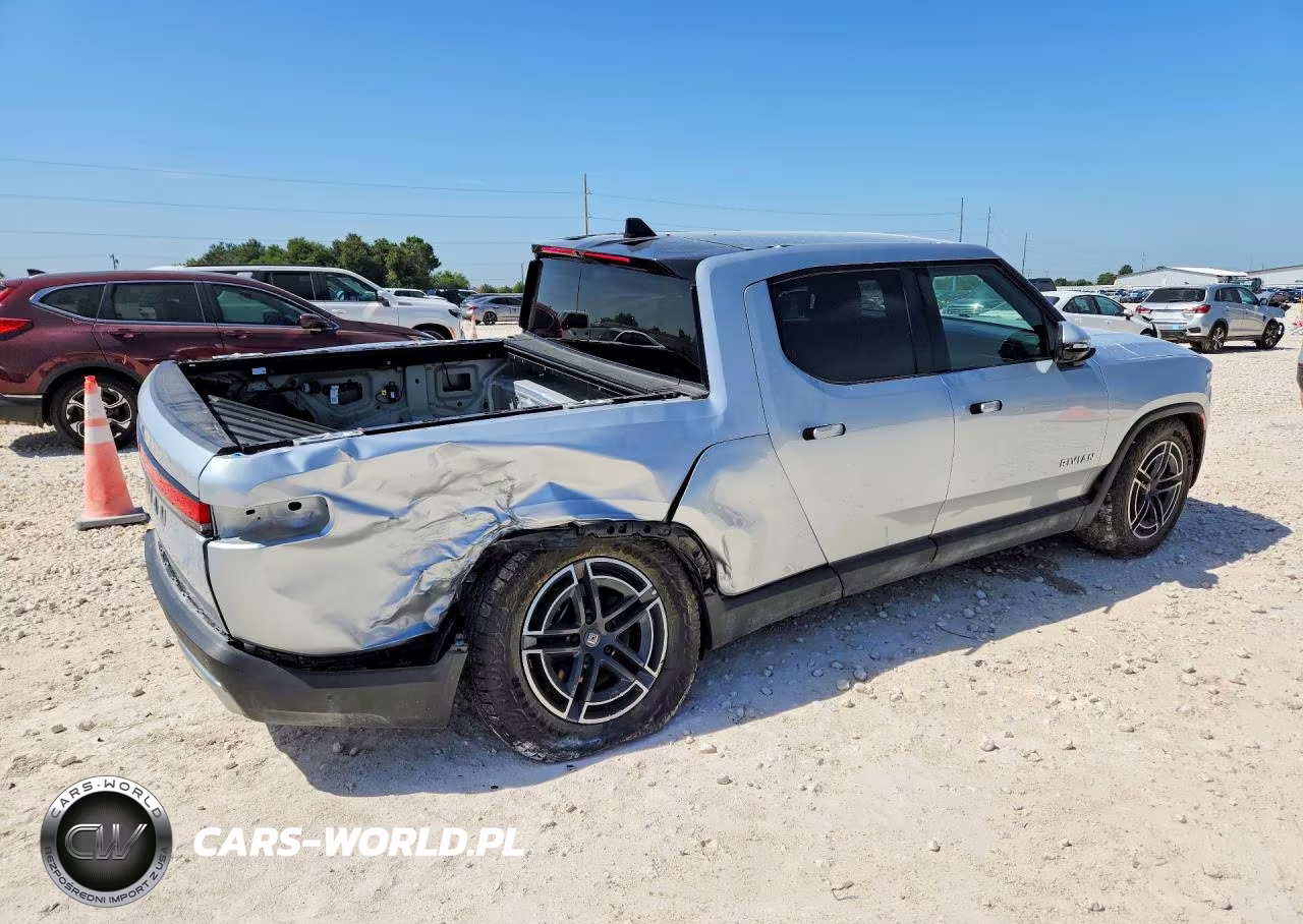 2025 Rivian R1T Adventure VIN:7FCTGBAA8SN035090 - 3