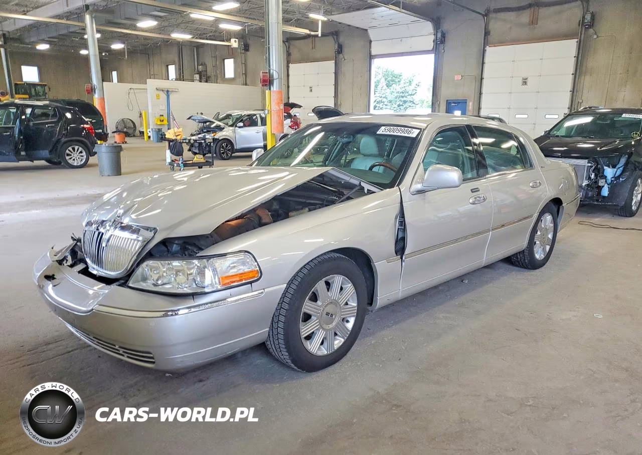 2004 Lincoln Town Car Ultimate