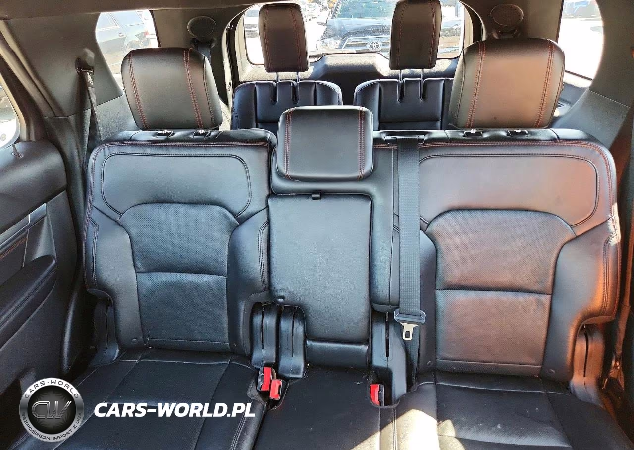 2018 Ford Explorer Sport VIN:1FM5K8GT5JGB78893 - 10