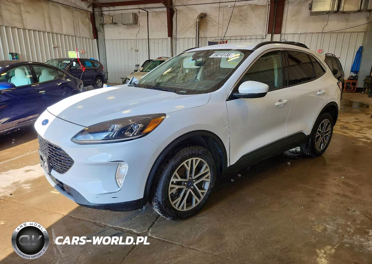 2020 Ford Escape Sel