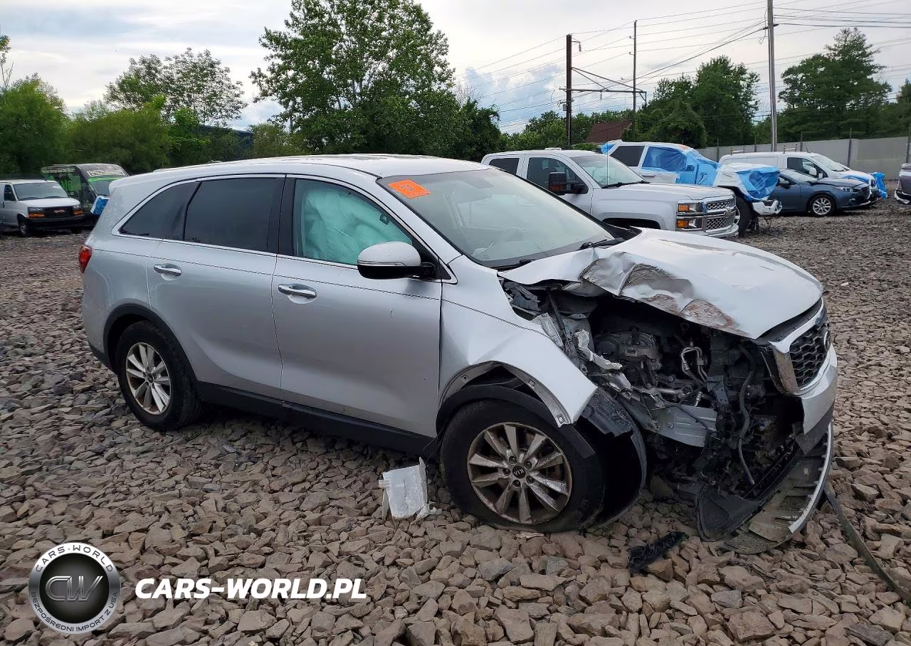2019 Kia Sorento L VIN:5XYPG4A34KG585169 - 4