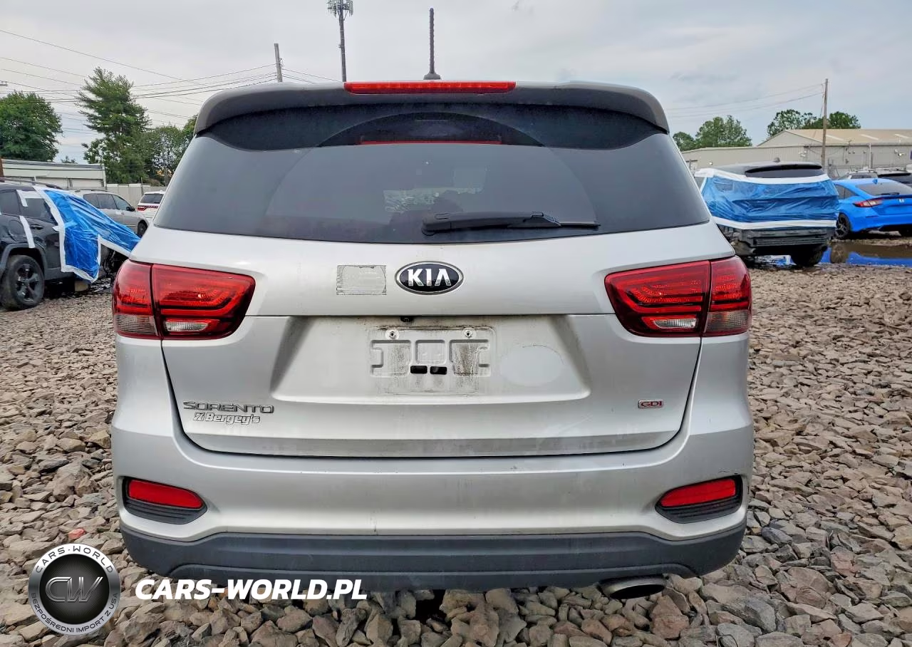 2019 Kia Sorento L VIN:5XYPG4A34KG585169 - 6