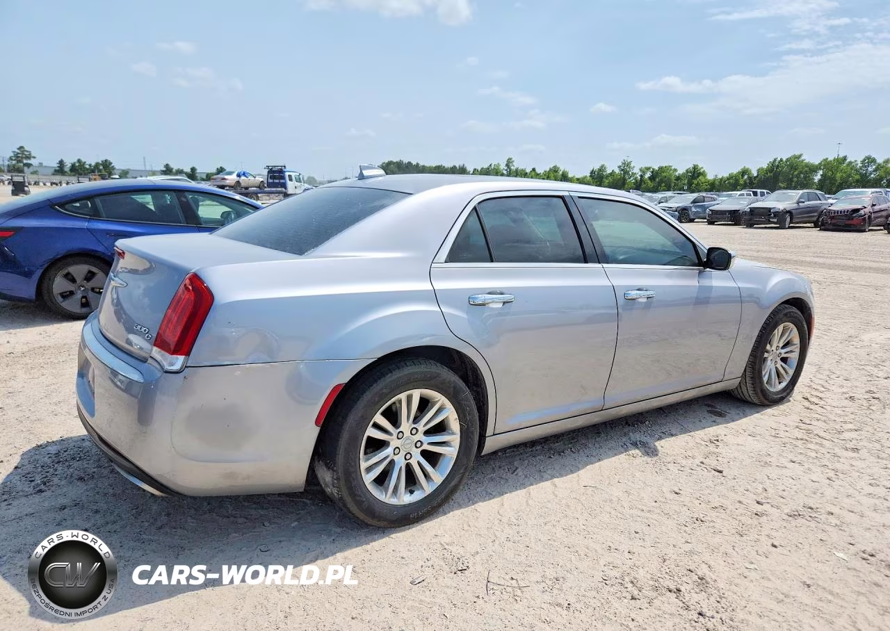2016 Chrysler 300C VIN:2C3CCAEG2GH123633 - 3