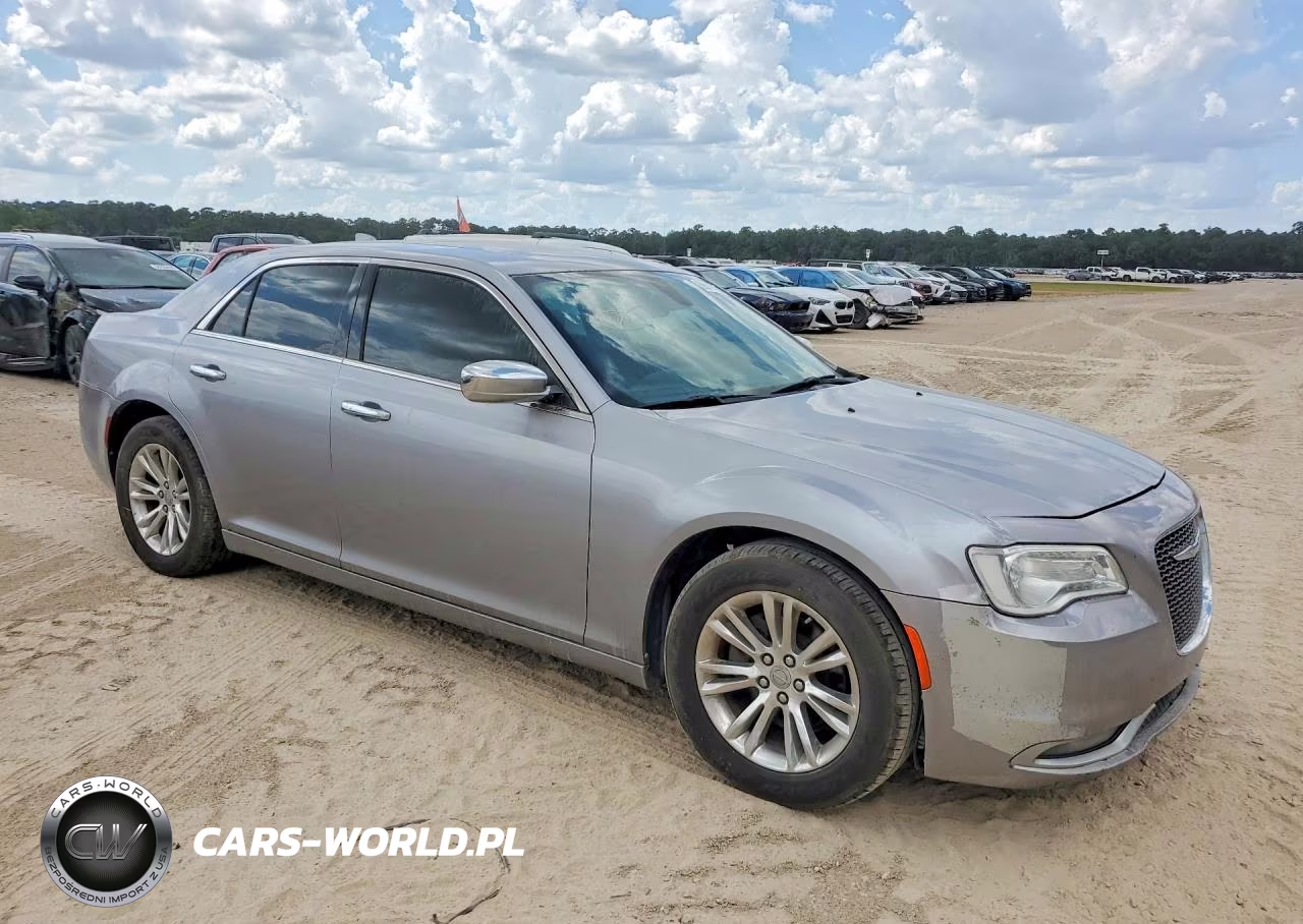 2016 Chrysler 300C VIN:2C3CCAEG2GH123633 - 4