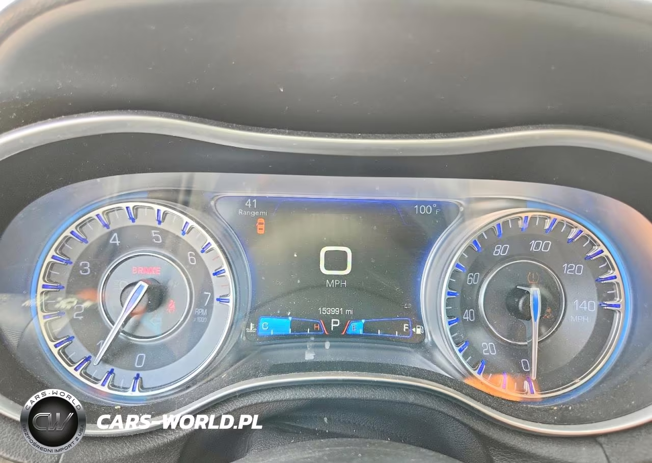 2016 Chrysler 300C VIN:2C3CCAEG2GH123633 - 9