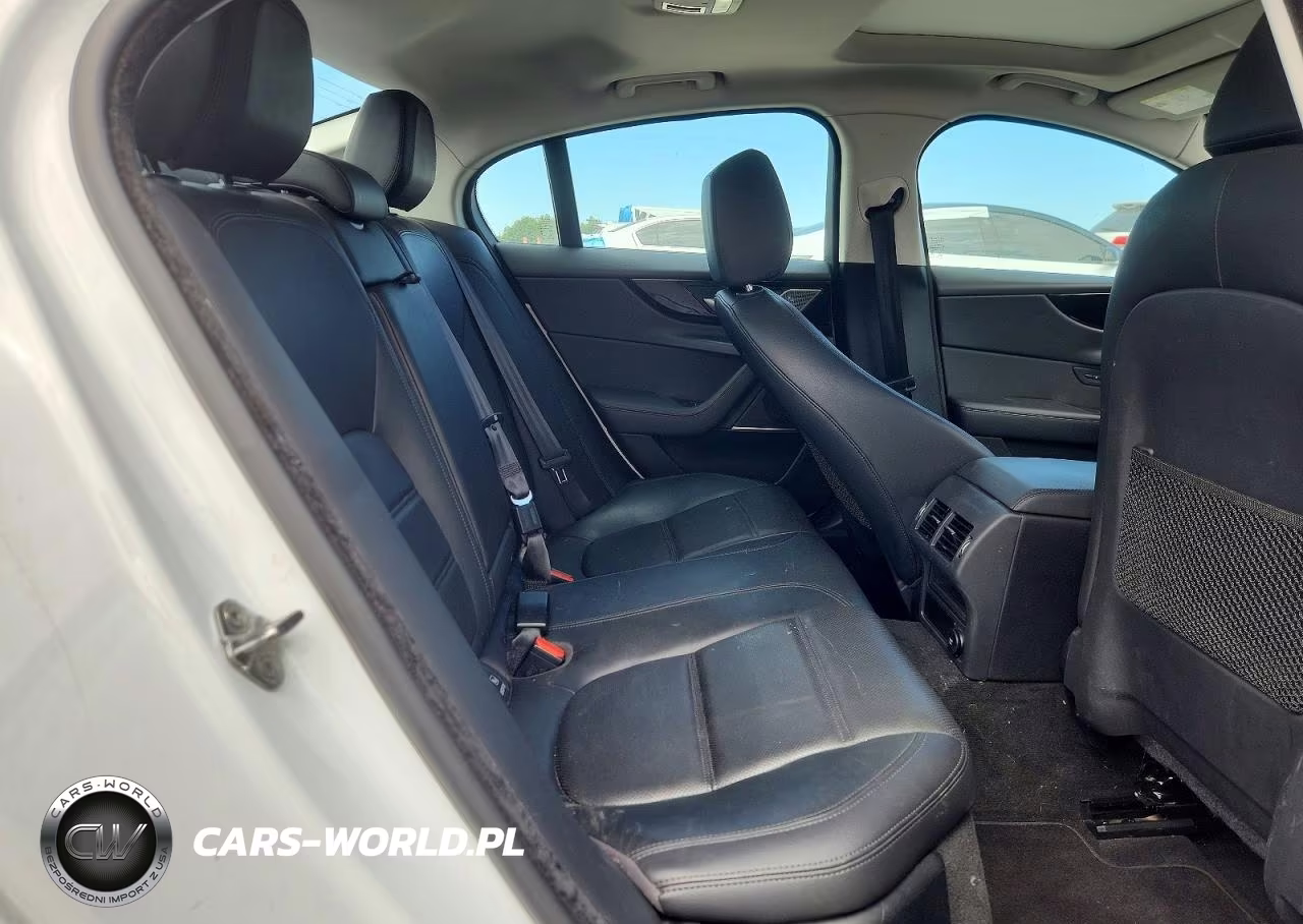 2020 Jaguar Xe S VIN:SAJAJ4FX7LCP60279 - 10