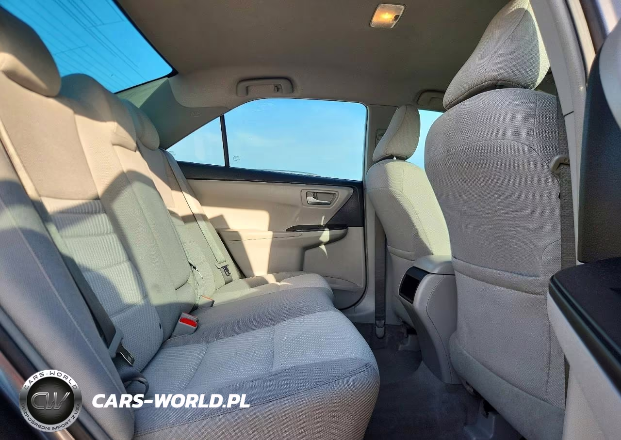 2017 Toyota Camry Le VIN:4T1BF1FK0HU670833 - 10
