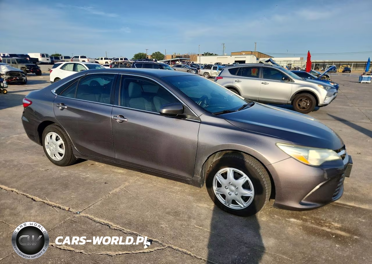 2017 Toyota Camry Le VIN:4T1BF1FK0HU670833 - 4