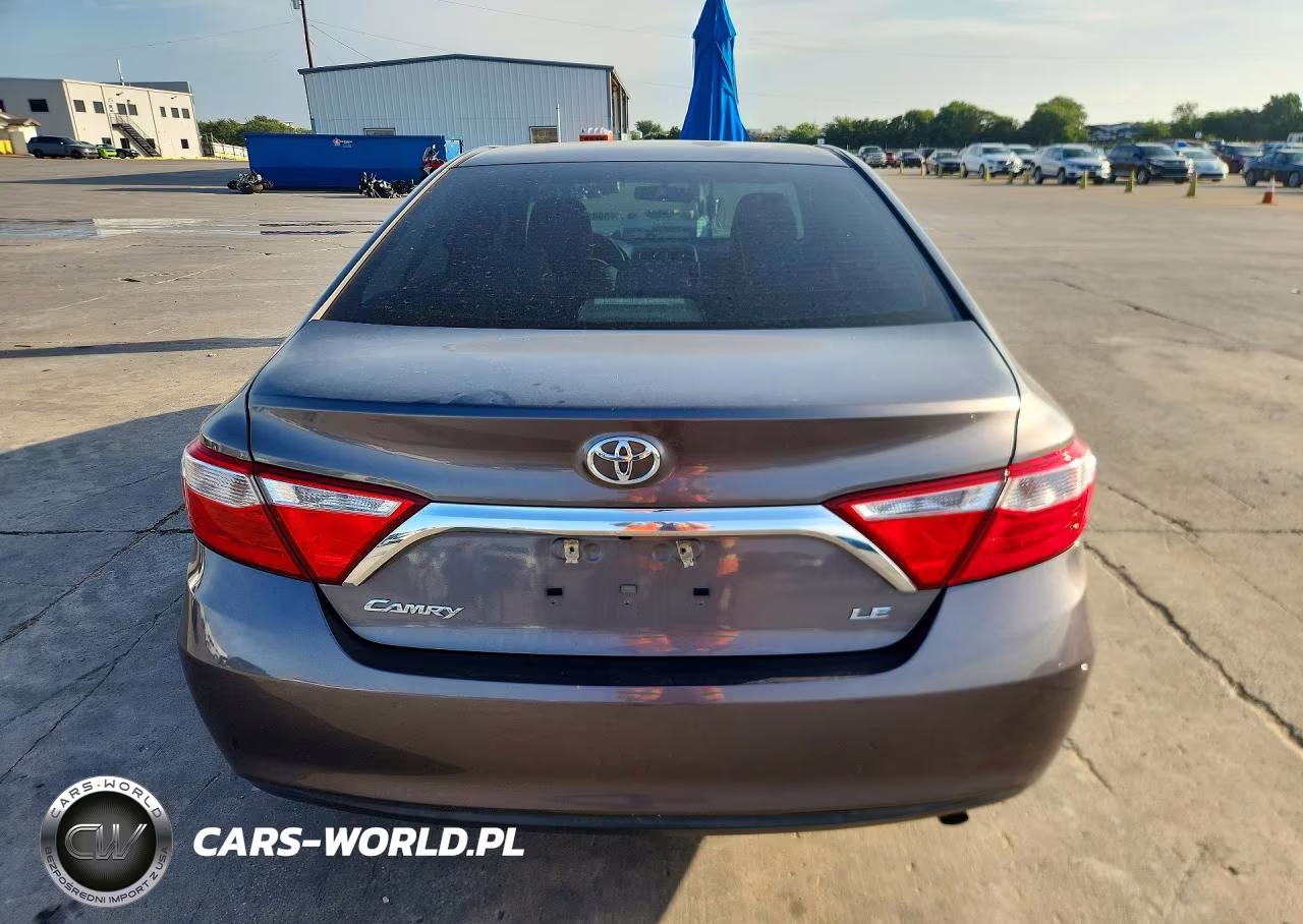 2017 Toyota Camry Le VIN:4T1BF1FK0HU670833 - 6