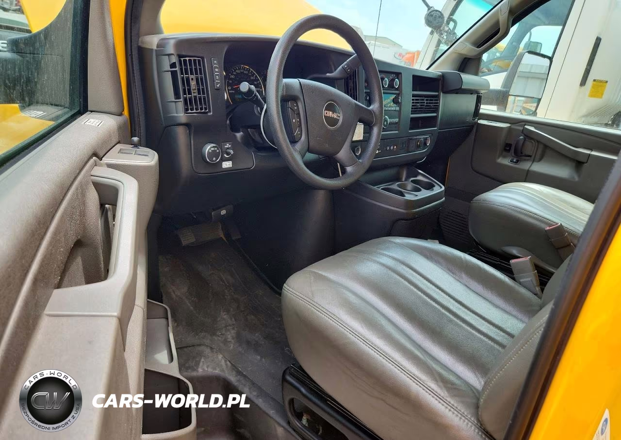 2022 GMC Savana Box Truck VIN:7GZ37TC75NN002441 - 8