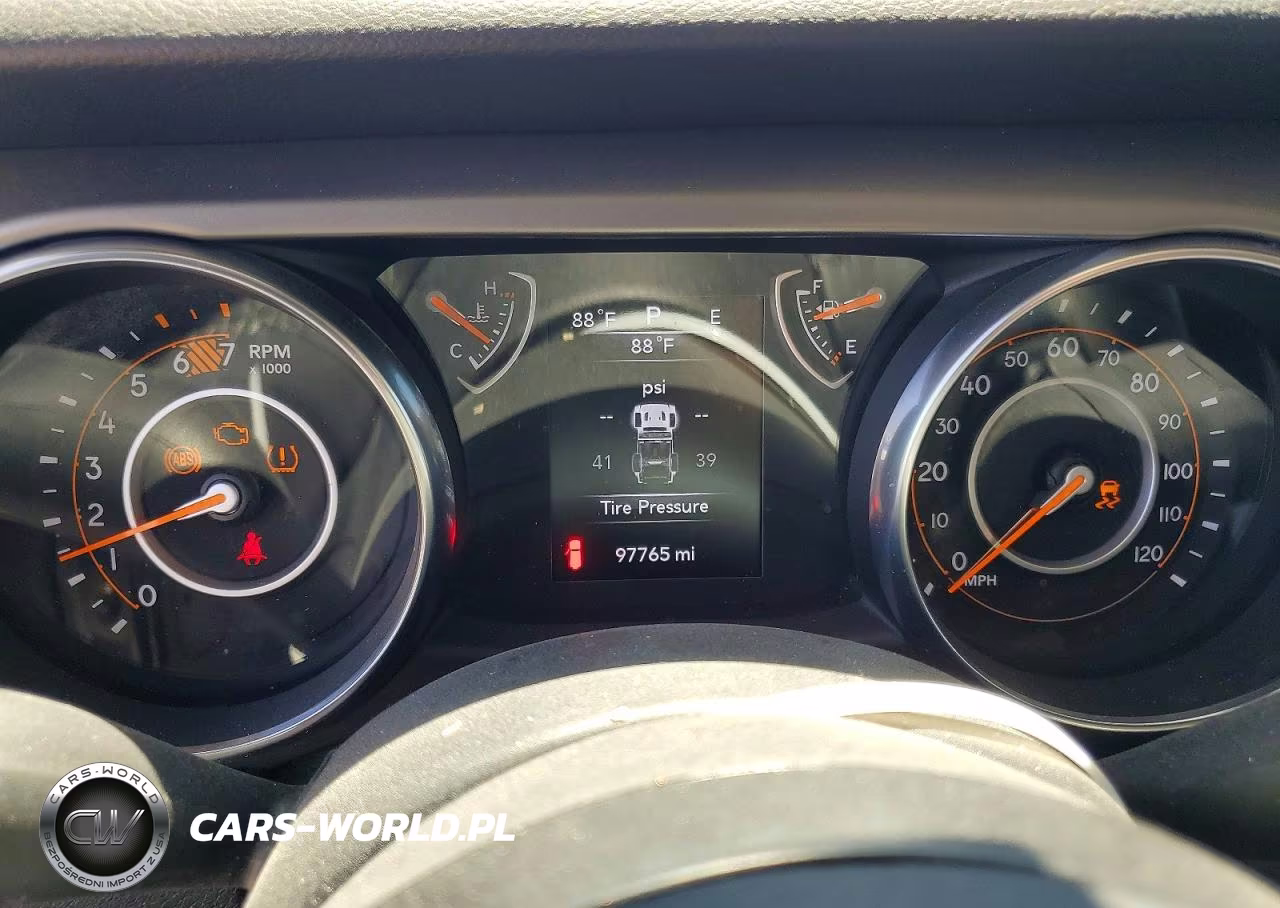 2018 Jeep Wrangler Unlimited Sport VIN:1C4HJXDN0JW236810 - 9