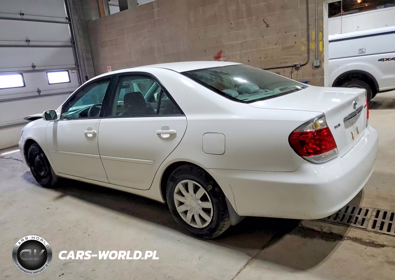 2005 Toyota Camry Le VIN:4T1BE32K75U385451 - 2