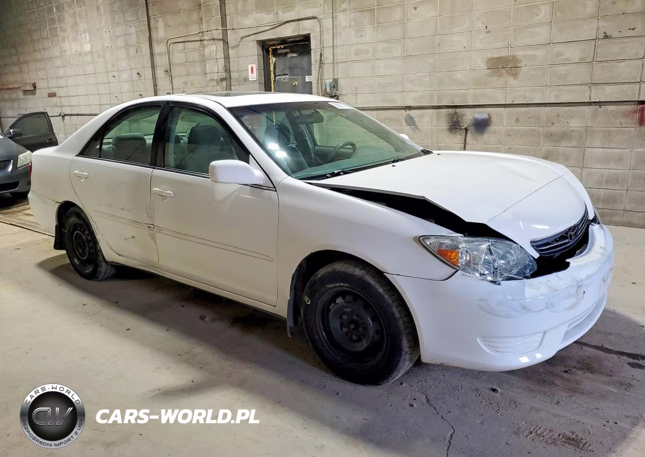 2005 Toyota Camry Le VIN:4T1BE32K75U385451 - 4