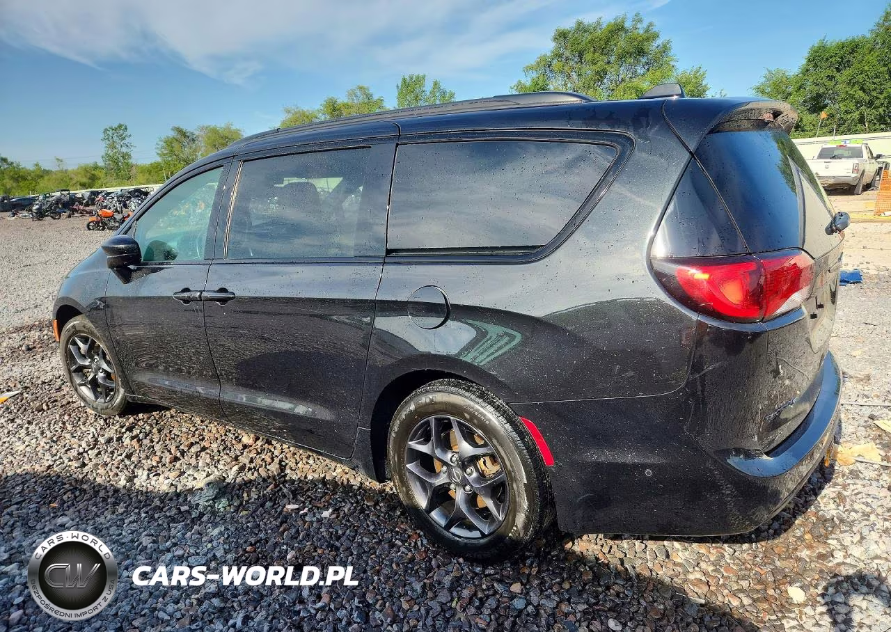 2019 Chrysler Pacifica Touring L Plus VIN:2C4RC1EG1KR667470 - 2