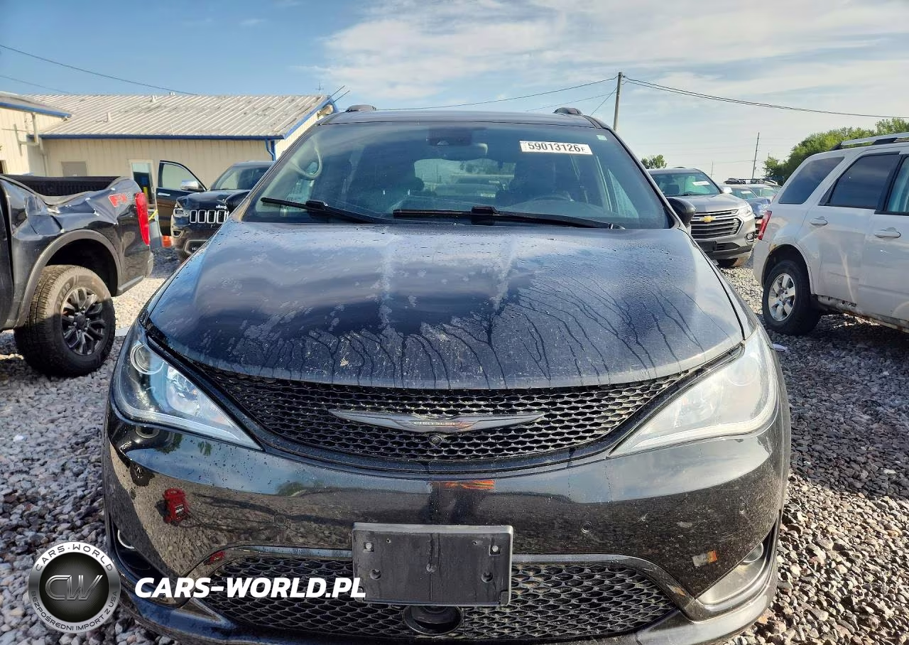 2019 Chrysler Pacifica Touring L Plus VIN:2C4RC1EG1KR667470 - 5