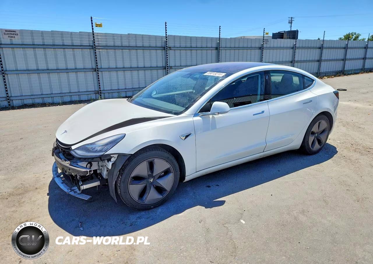 2018 Tesla Model 3 – zdjęcie 1 z 13