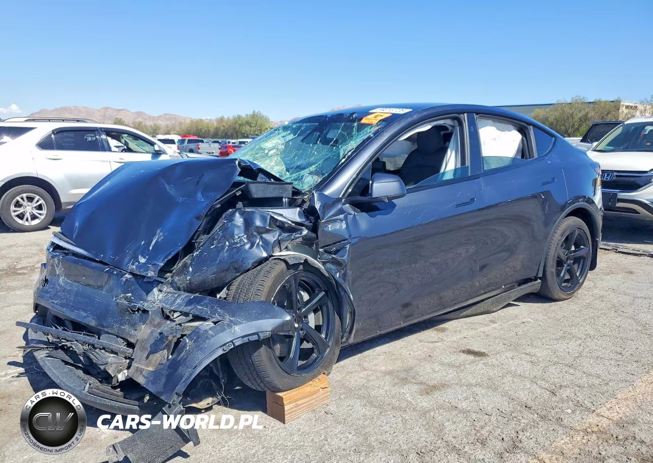 2026 Tesla Model Y – zdjęcie 1 z 13