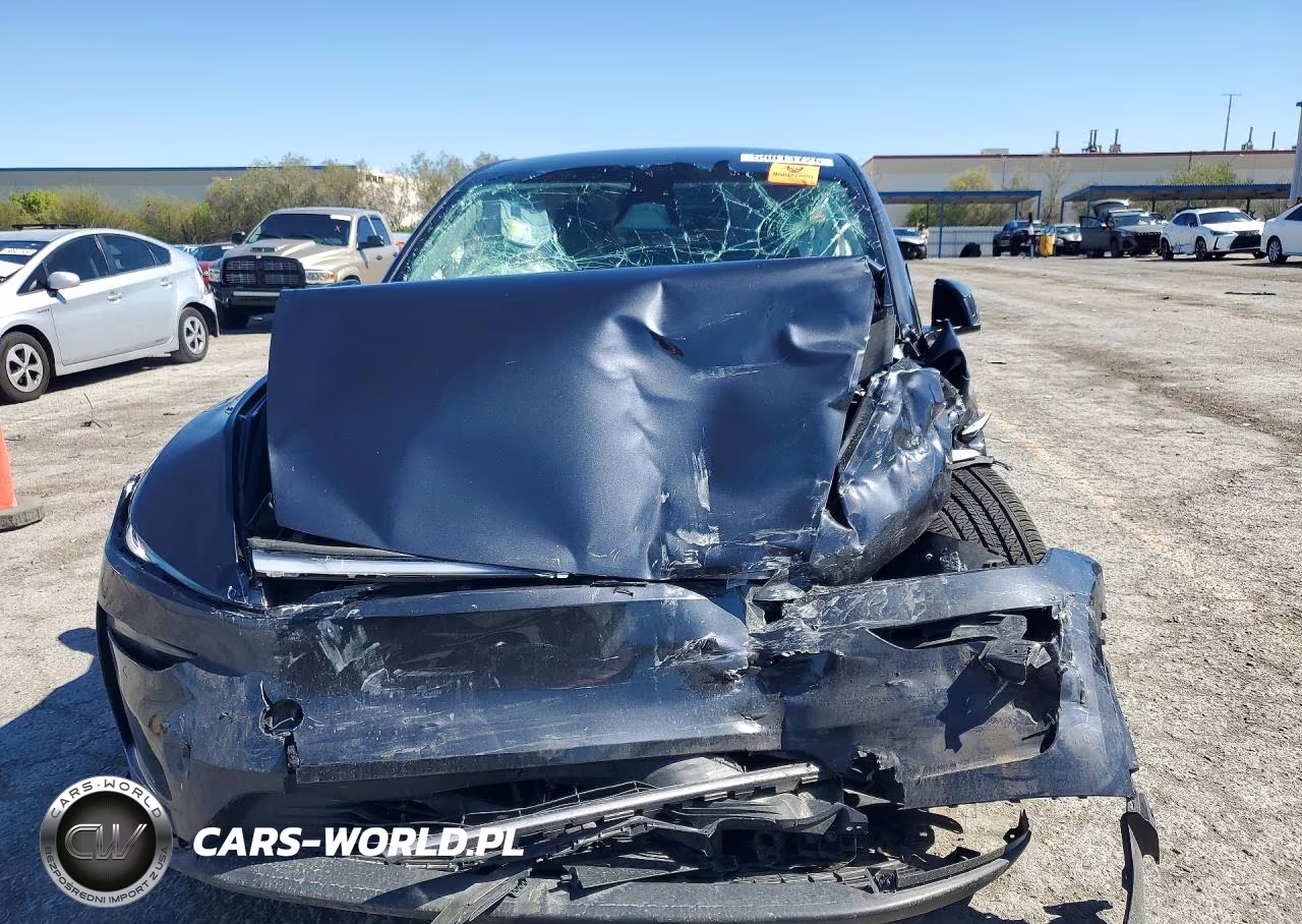 2026 Tesla Model Y VIN:7SAYGDEE2TF391588 - 5