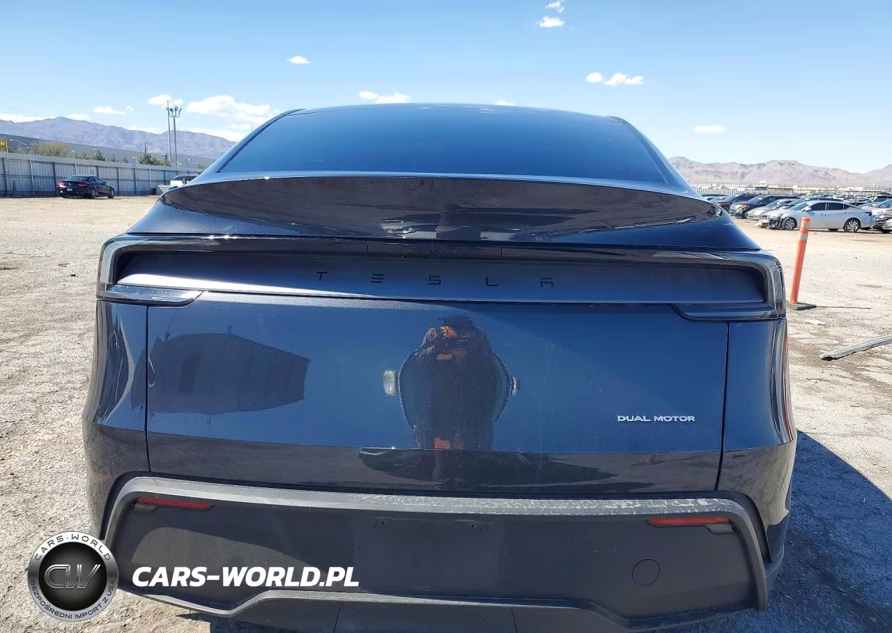 2026 Tesla Model Y VIN:7SAYGDEE2TF391588 - 6