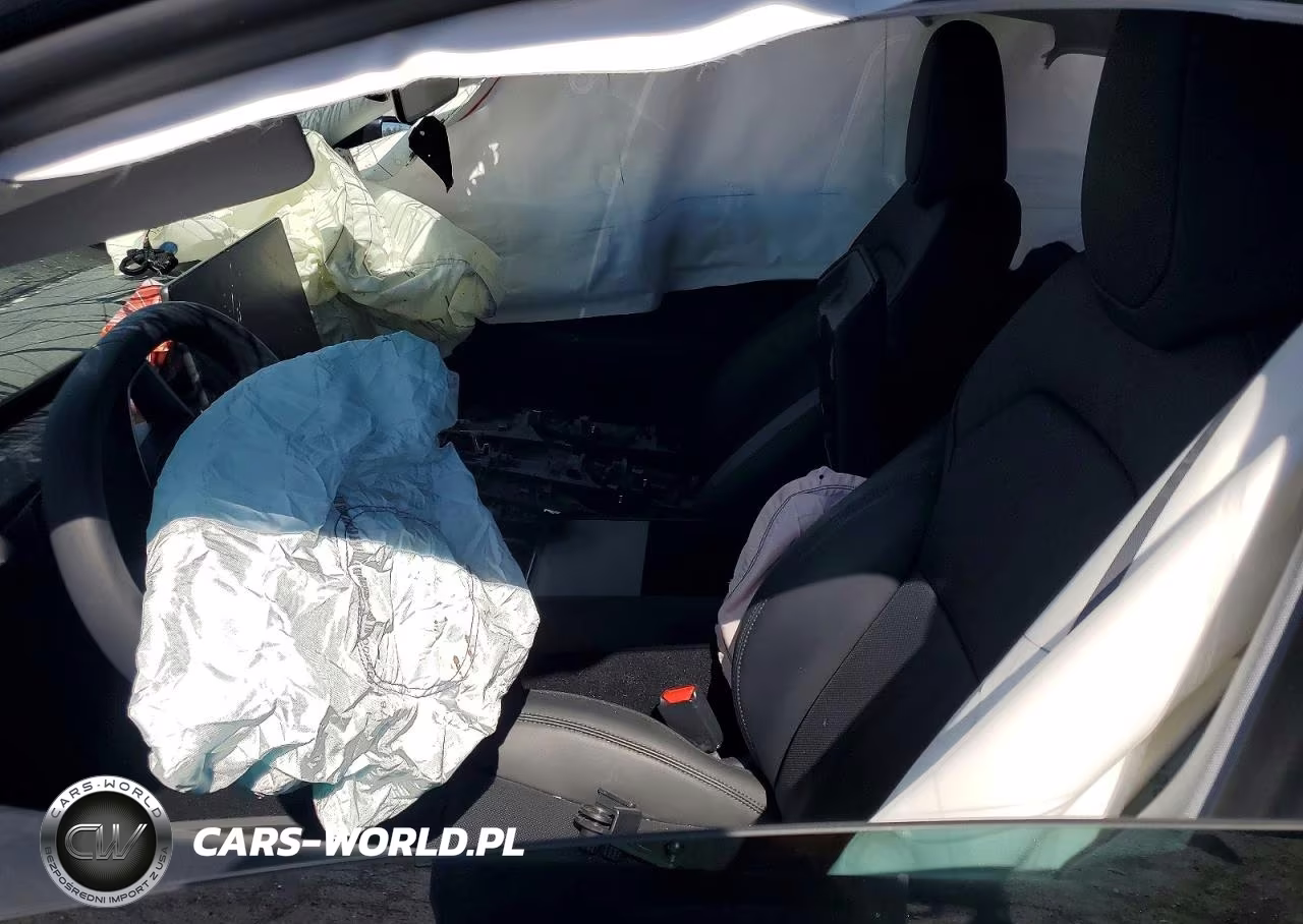 2026 Tesla Model Y VIN:7SAYGDEE2TF391588 - 7