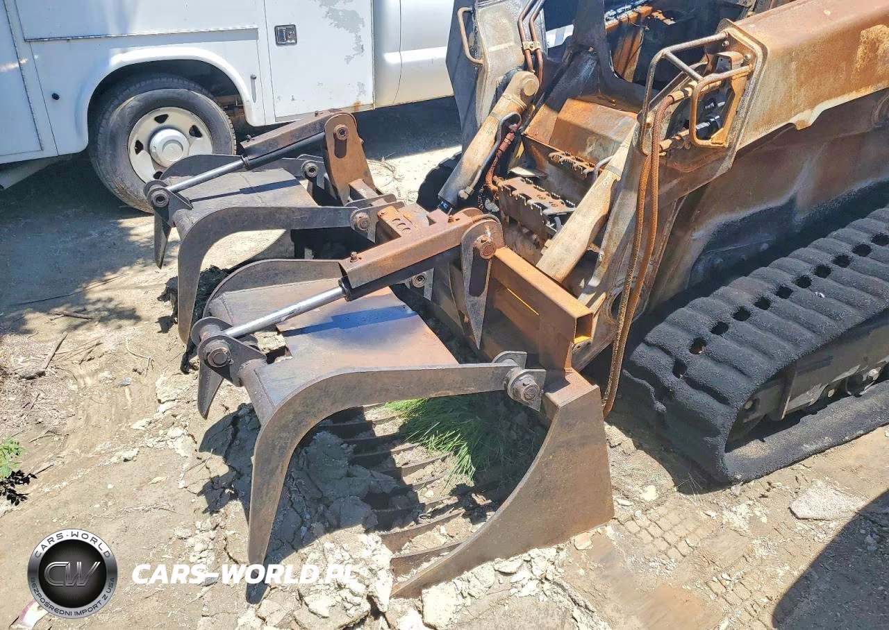 2023 John Deere 331G Tracked Skid Steer Loader VIN:1T0331GMVPF453922 - 9