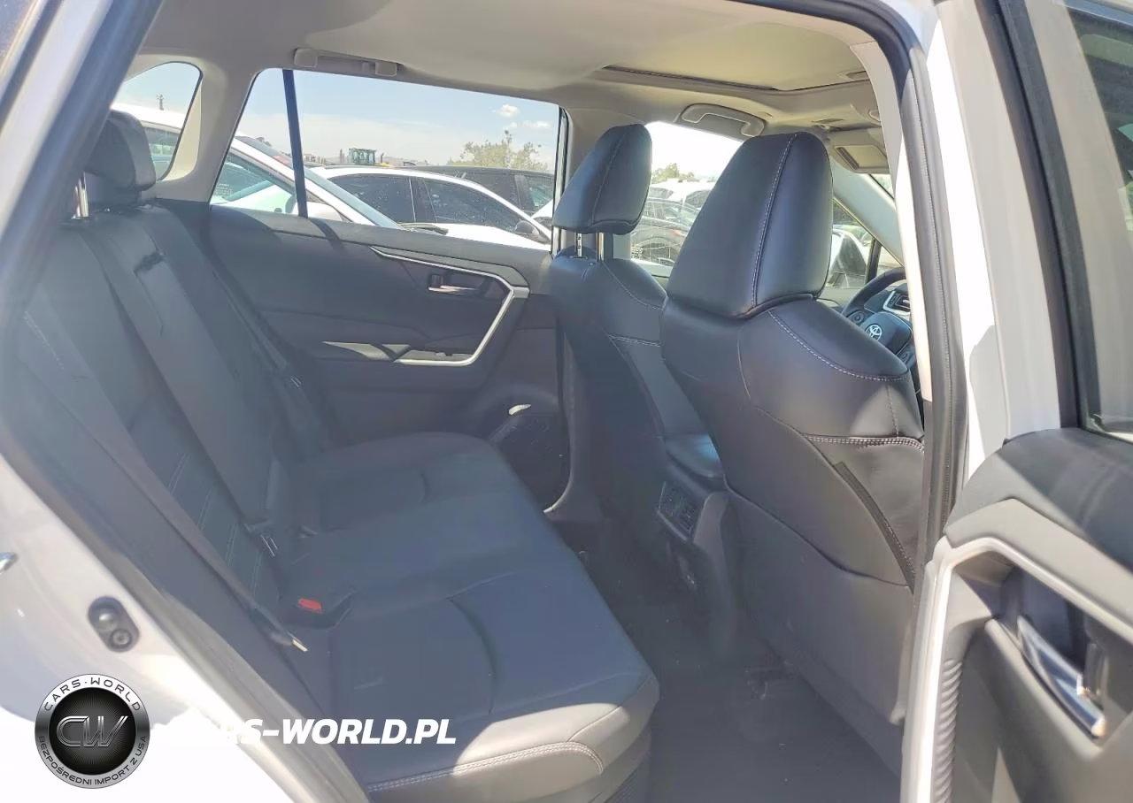 2025 Toyota Rav4 Xle Premium VIN:JTMB6RFV2SD582709 - 11