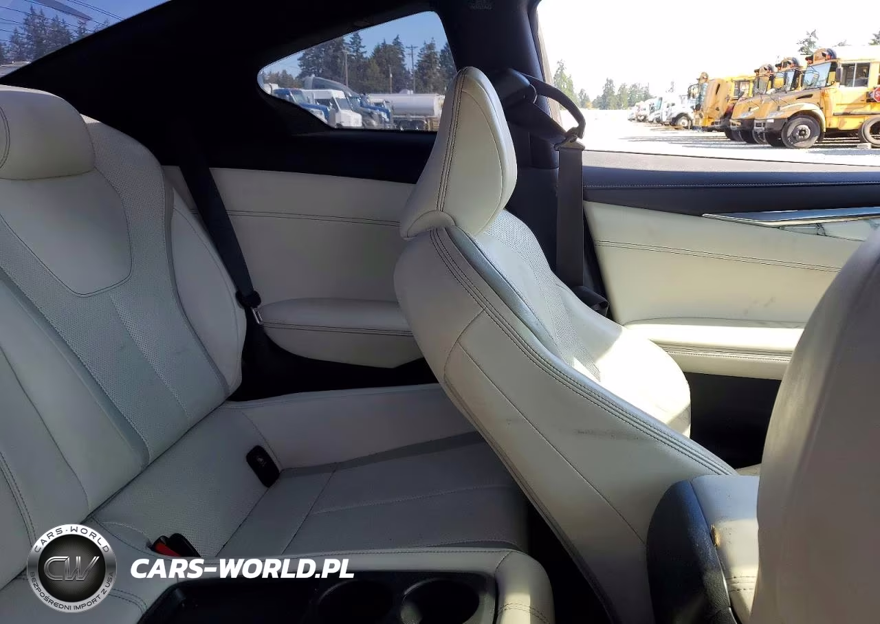 2017 Infiniti Q60 Red Sport 400 VIN:JN1FV7EK2HM610746 - 10