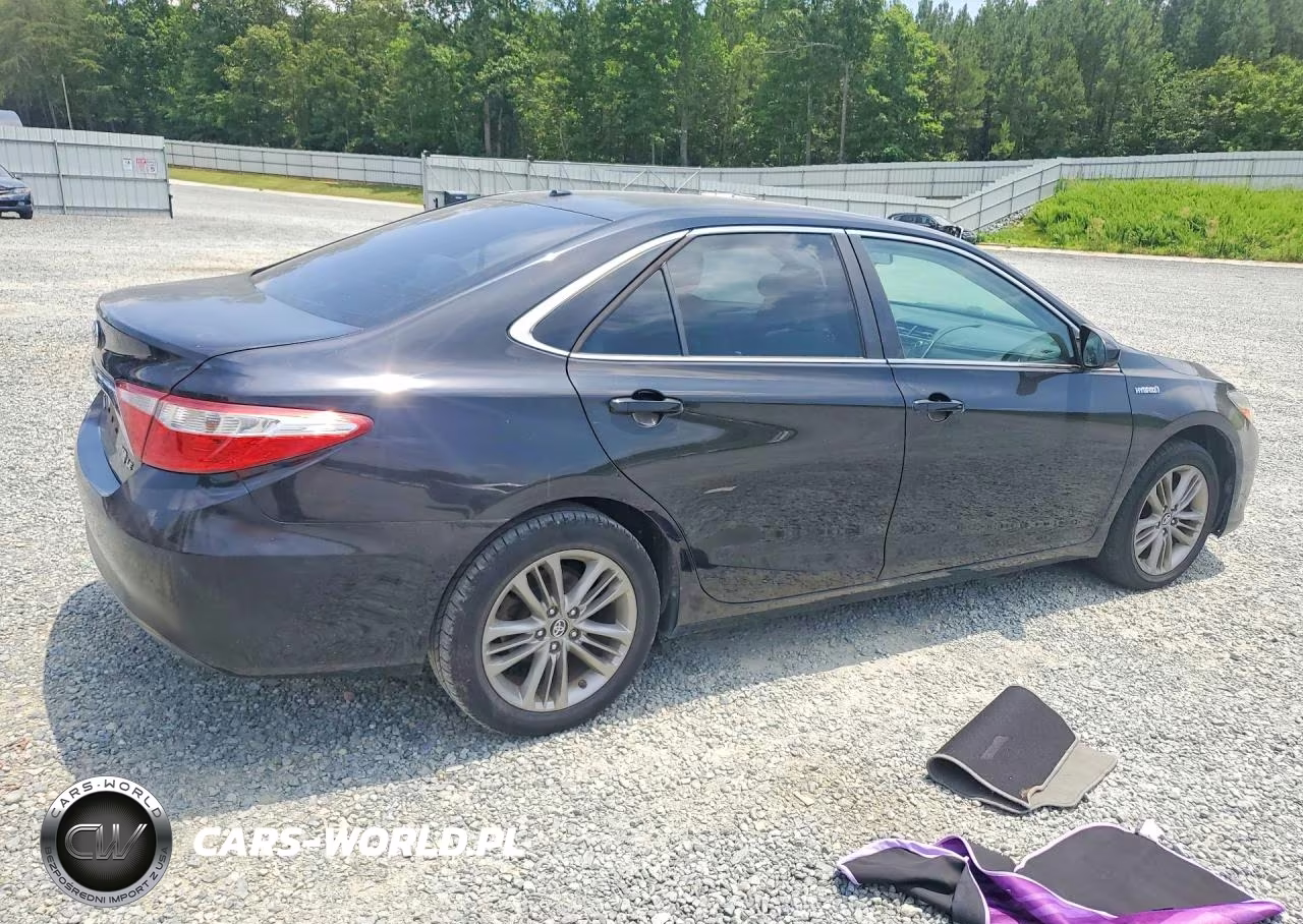 2015 Toyota Camry Hybrid Le VIN:4T1BD1FK7FU167013 - 3