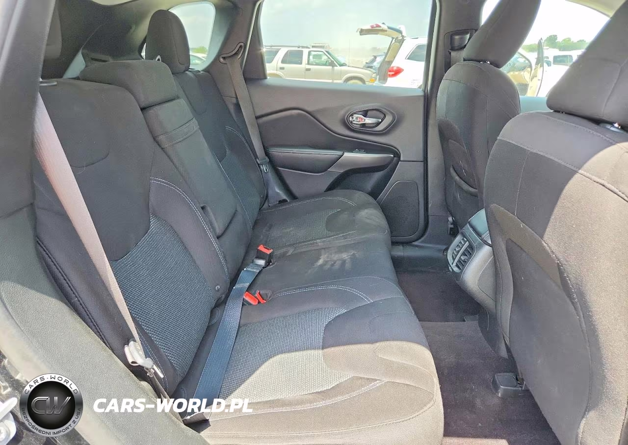 2019 Jeep Cherokee Latitude VIN:1C4PJLCB6KD206624 - 11