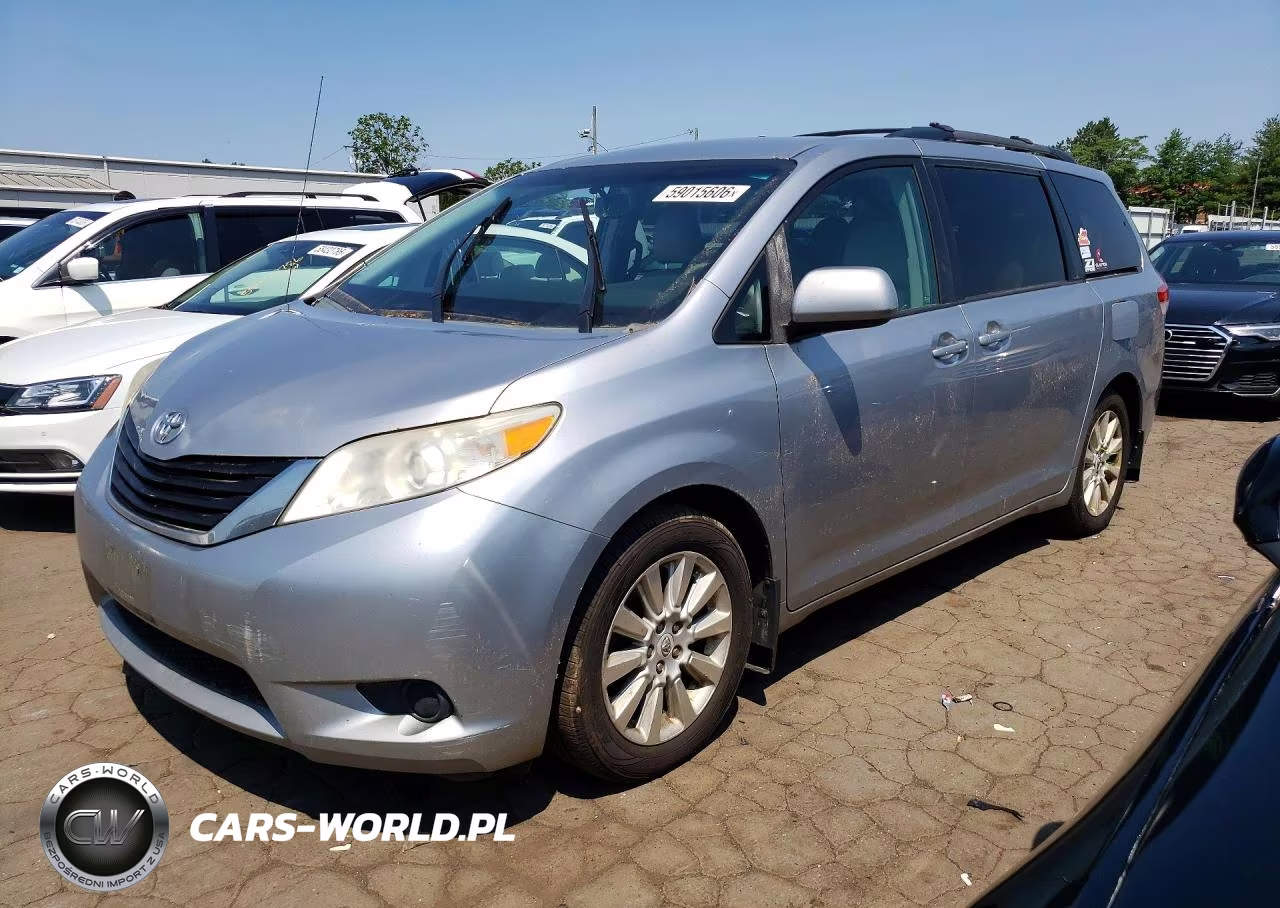 2011 Toyota Sienna Le