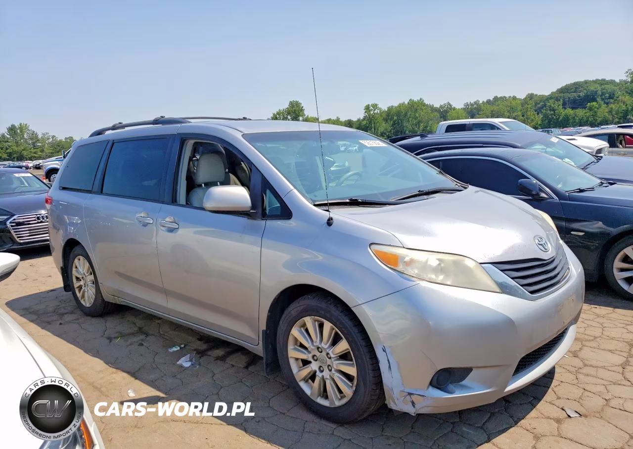 2011 Toyota Sienna Le VIN:5TDJK3DC1BS027681 - 3